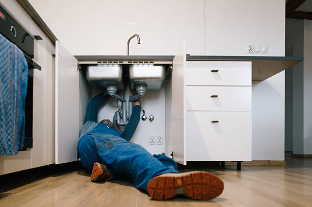 Professional Faucet Repair technician working in Mackinaw, IL
